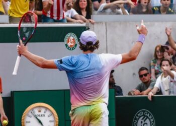 João Fonseca impressiona em 2025 com títulos ATP e evolução histórica no ranking mundial